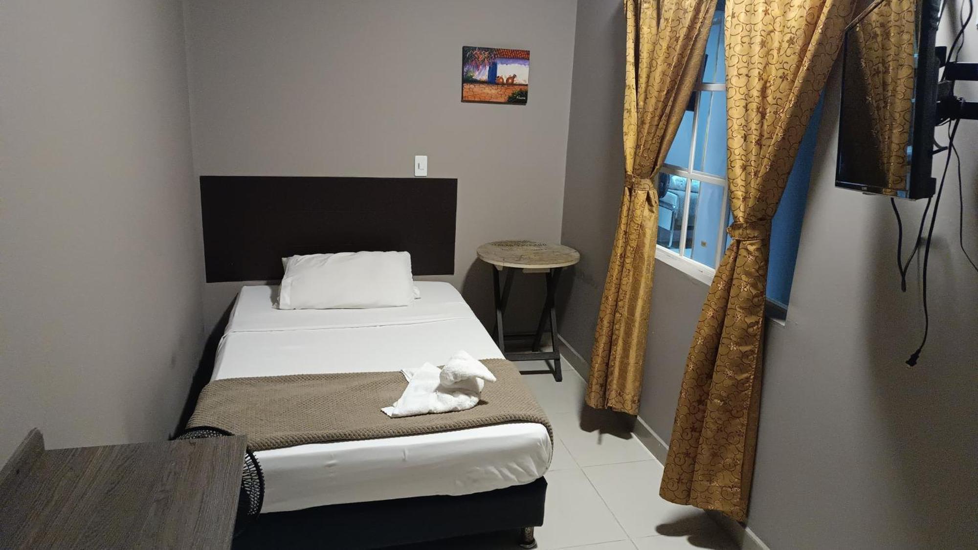 Hotel Simon Plaza Pereira Exterior photo